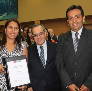 ONG Solaris Perú fue reconocida por el Ministerio de Educación por su contribución al sector